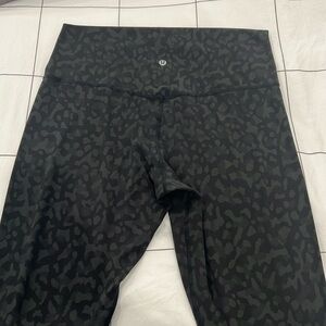 Lululemon Align High-Rise Pant 25" Black and Olive Camo Size 12